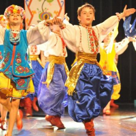 Spectacle_danse_et_chant_traditionnels_Ukrainiens