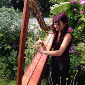 LYRA_delYS_chants_et_musique_trad_medievale_a_la_harpe_celtique