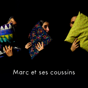 Bal_avec_Marc_et_ses_coussins_a_la_Dar_Lamifa