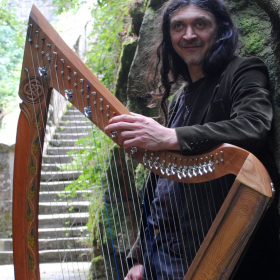 Christophe_GUILLEMOT_harpe_celtique_a_l_Abbaye_de_Paimpont
