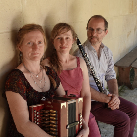 Stage_A_la_re_decouverte_des_danses_du_bal_folk_Bal_folk