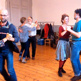 Ateliers_instrumental_de_chant_et_de_danse_apero_et_veillee