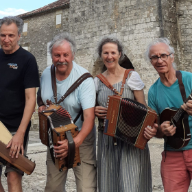Bal_folk_et_stage
